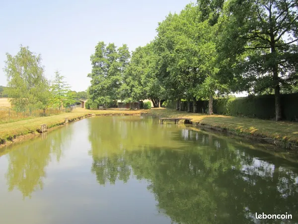 Terrain de loisirs ,Plan d'eau +Pré éventuel