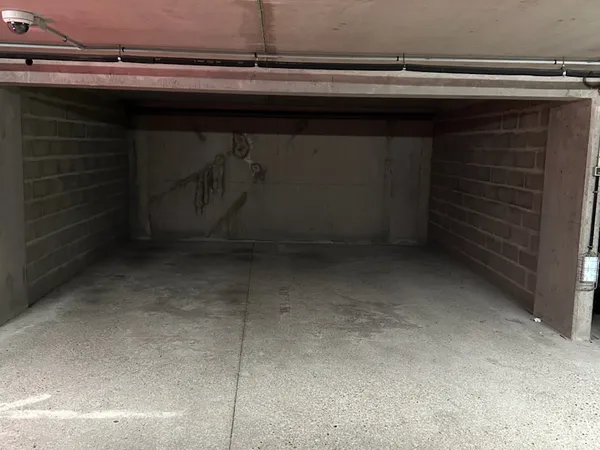 Loue parking 22m²
