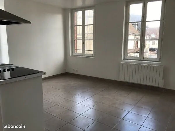 Appartement de type f2 en centre ville