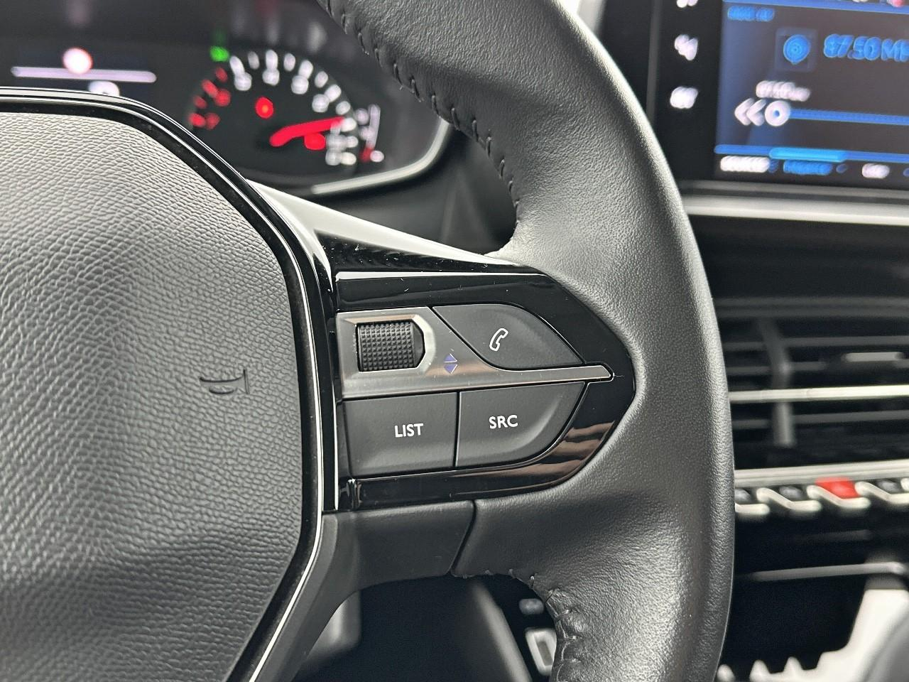 Peugeot 208 puretech 100 s&s bvm6 allure — photo 21