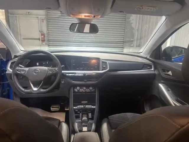 Opel Grandland 1.2 turbo hybrid 136ch gs e-dct6 — photo 11