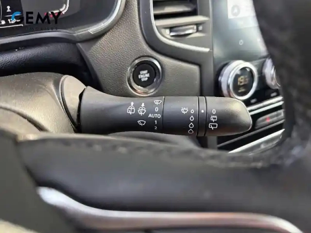 Renault Megane mégane iv berline tce 115 fap — photo 20