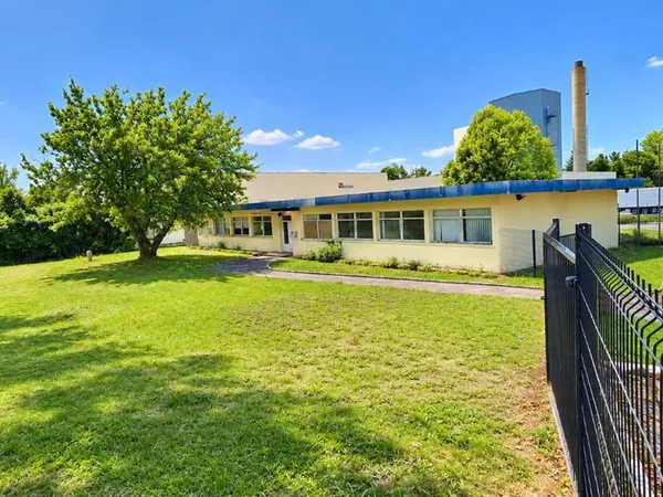 Maison 1 pièce 465 m²