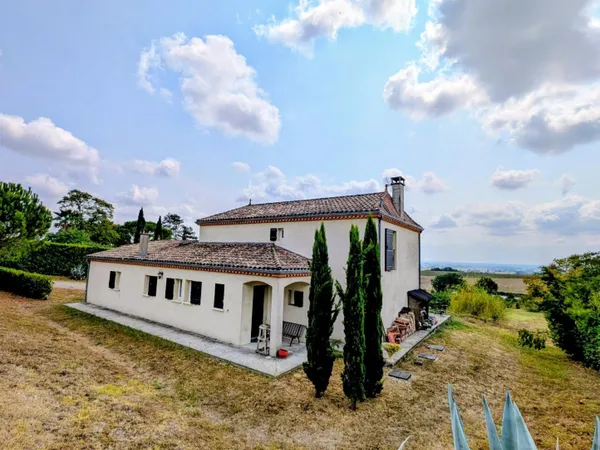 Maison 170 m² - 5 chambres - Terrain 1 600m²