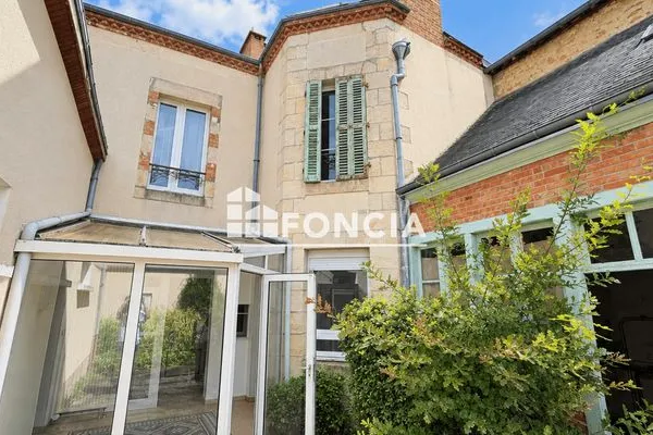Maison 12 pièces 275 m²