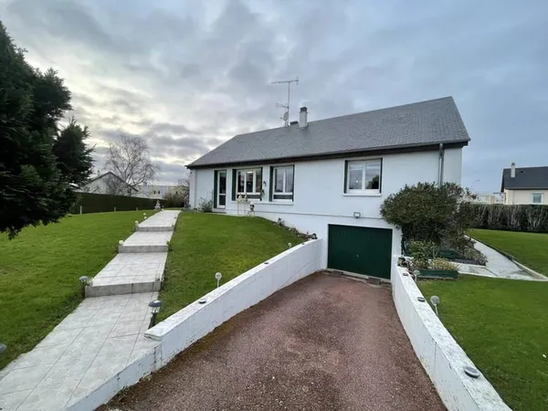Maison de plain-pied 2 pièces 90 m²