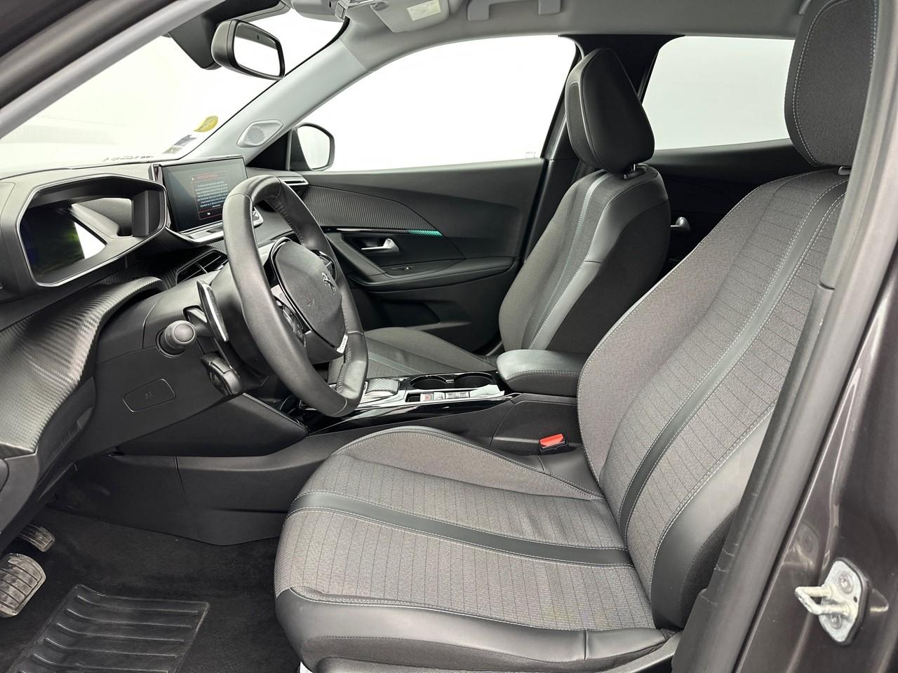 Peugeot 2008 bluehdi 130 s&s eat8 allure pack — photo 9