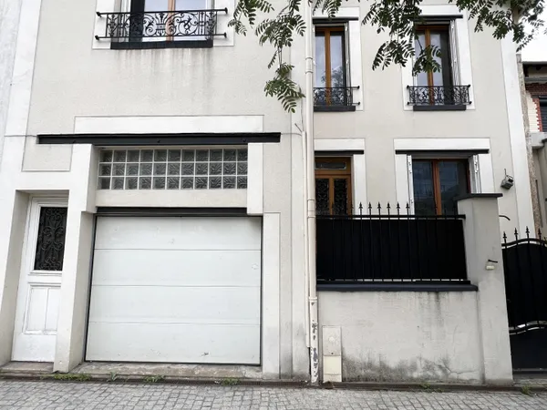 Emplacement RARE, Maison avec fort potentiel à rénover entiè
