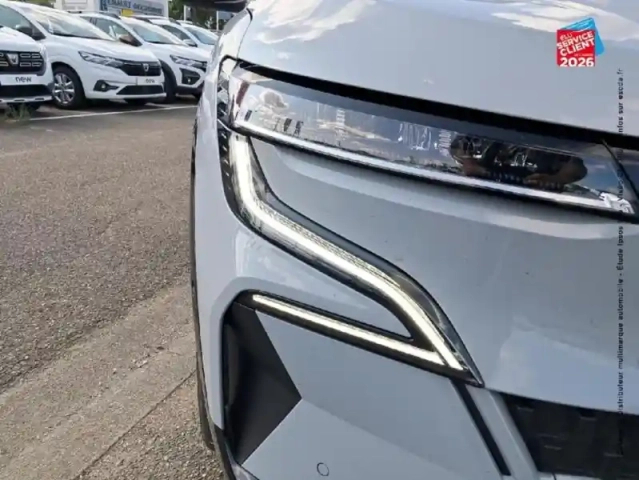 Renault Megane e-tech electric ev60 220ch iconic super charge — photo 28