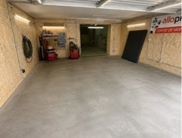 Local 80m2 BOX / ARTISANS / STOCKAGE / ENTREPÔT