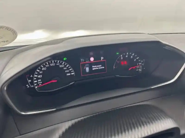 Peugeot 2008 puretech 130 s&amp;s eat8 — photo 10