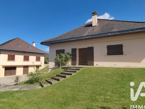 Maison 10 pièces 343 m²