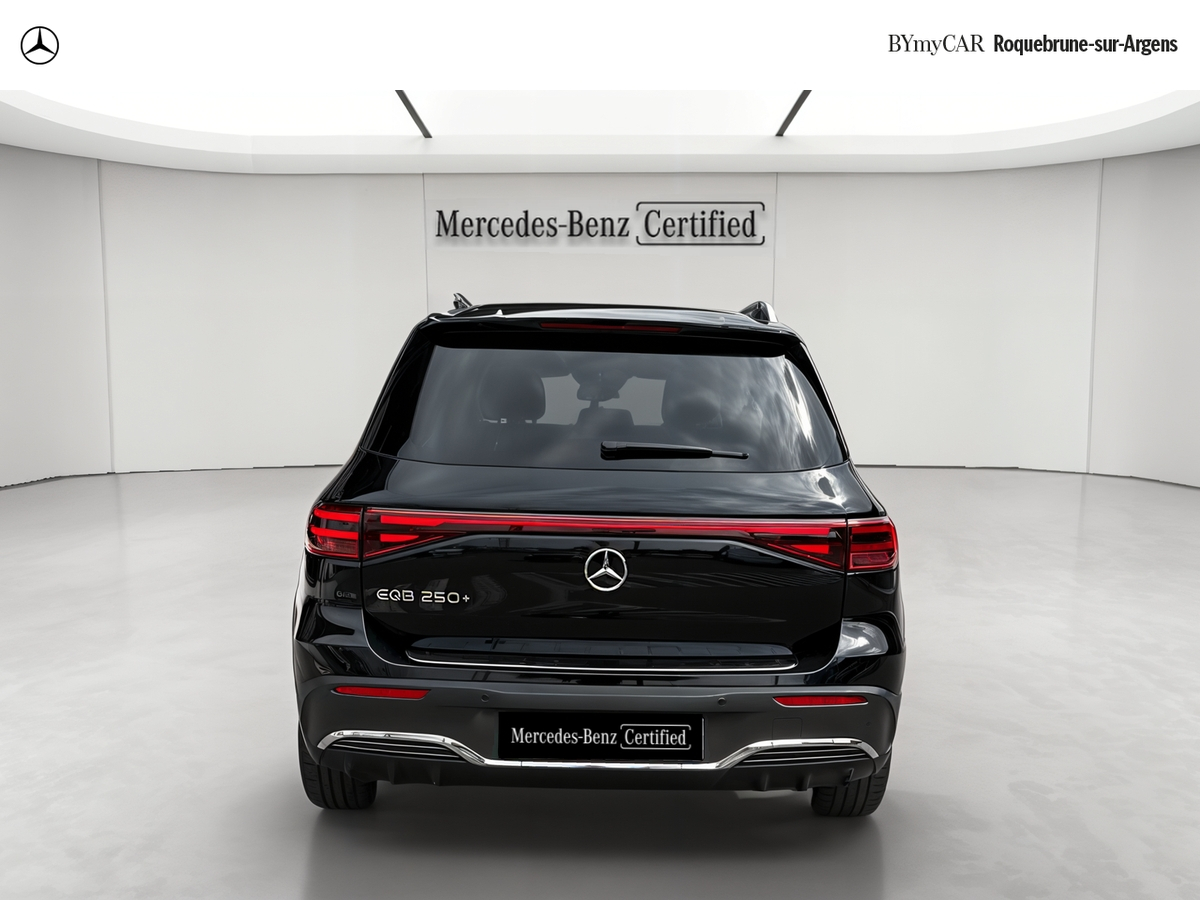 Mercedes EQB 250+ — photo 4
