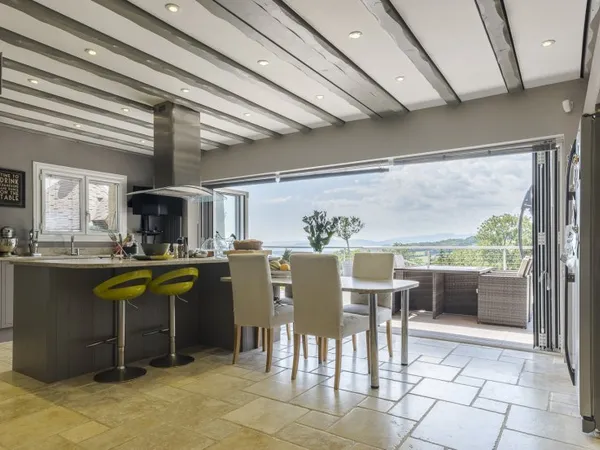 Vends maison spacieuse avec vue dégagée exposée sud-ouest