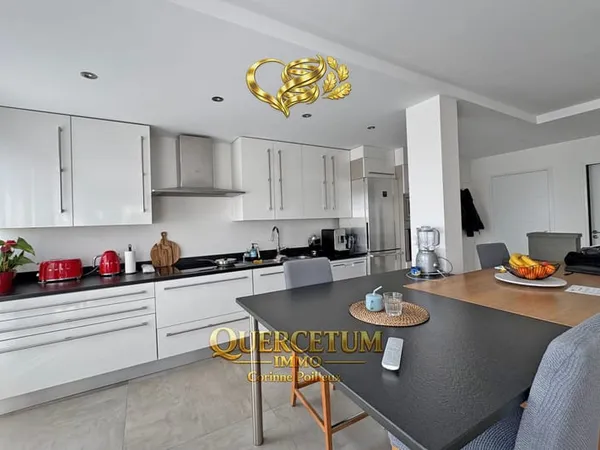 'PALMIER TROPICAL' Appartement LOUE MEUBLE DERNIER ETAGE 96