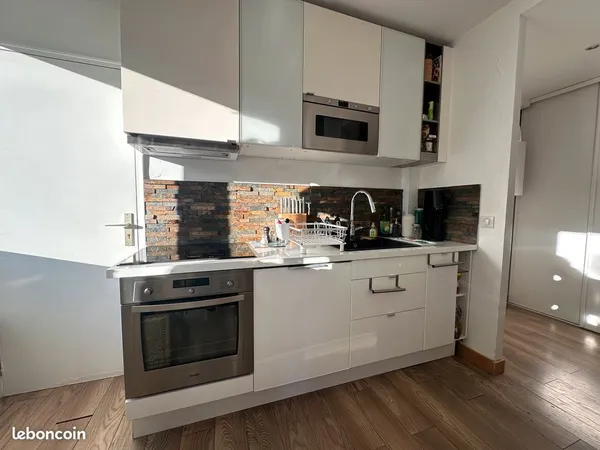 L'HAŸ-LES-ROSES CENTRE-VILLE - 4 PIÈCES - 65 m² - BALCON - VUE SUR PARC