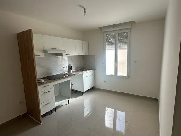 Appartement T3 rénové de 64 m² à louer - Béziers