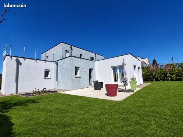Maison moderne toit plat terrasse