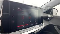 Peugeot 2008 1.2 PureTech 130ch S&S Allure Pack EAT8 — photo 13