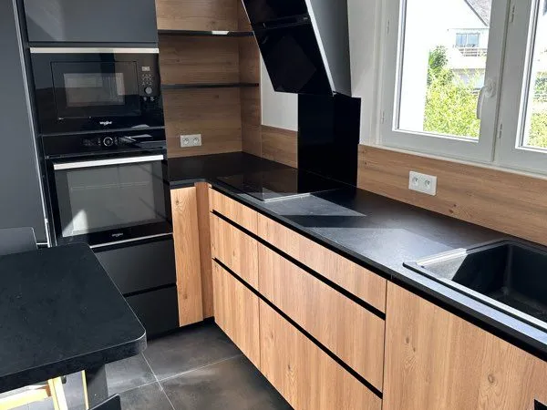 Maison 88 m² rénovée avec jardin et garage - Lorient Le Ter