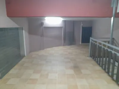 Local commercial 180 m2 sur 2 niveaux