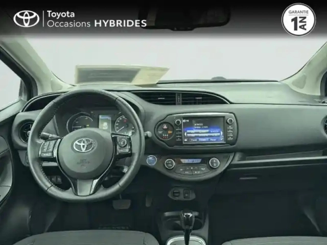 Toyota Yaris hsd 100h dynamic 5p — photo 8