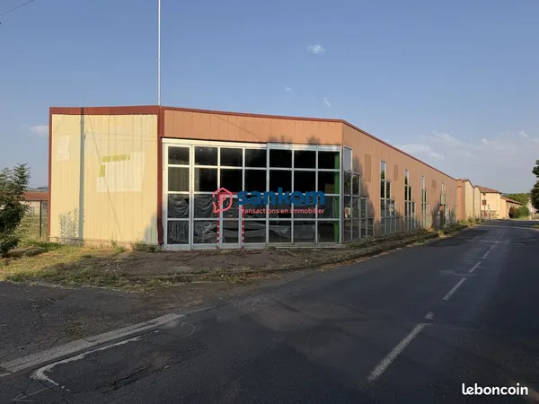 Local 970 m² Vernassal