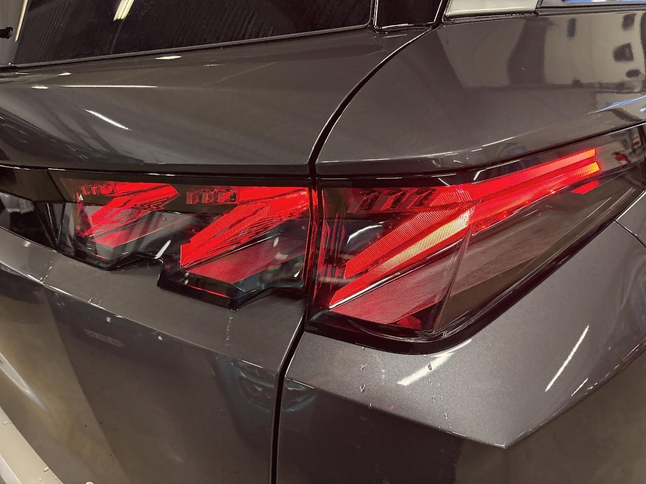 Peugeot 5008 hybrid 145 e-dcs6 gt — photo 17