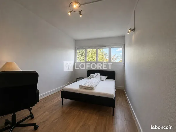 Appartement 1 pièce 91 m²