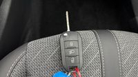 Peugeot 2008 1.2 PureTech 100ch S&S Allure — photo 16