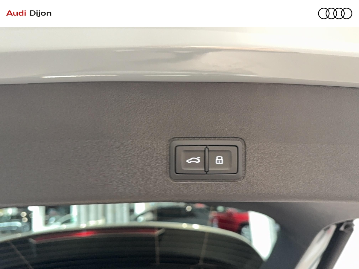 Audi Q3 e-hybrid 272 ch S tronic 6 — photo 14