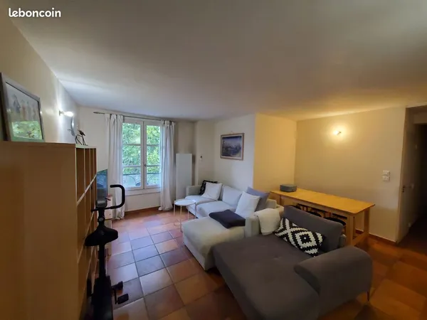 T4 95m² lumineux et bien situé