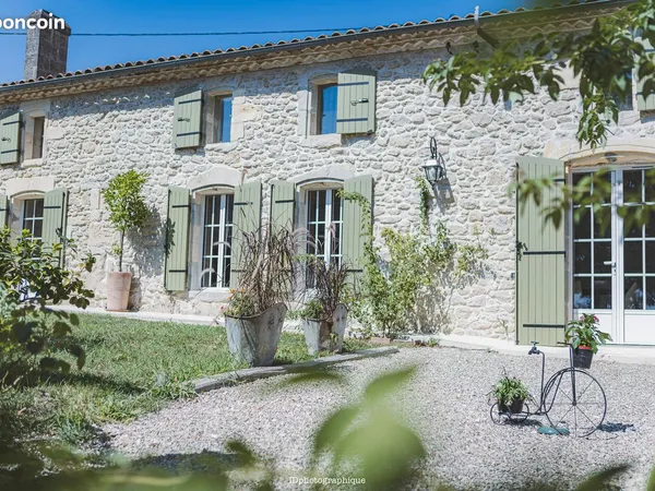 Maison en pierre rénovée - 218 m² au sol - Vue panoramique - 3 suites - Exposotion SUD Jardin paysag