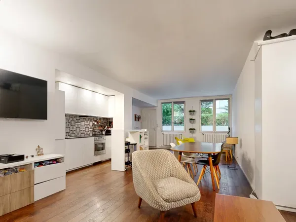 Vends appartement 78m² atypique et plein de charme Paris 10ème
