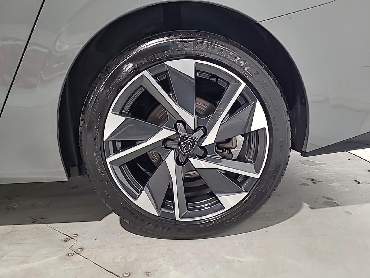 Peugeot 308 sw hybrid 145 e-dcs6 allure — photo 16