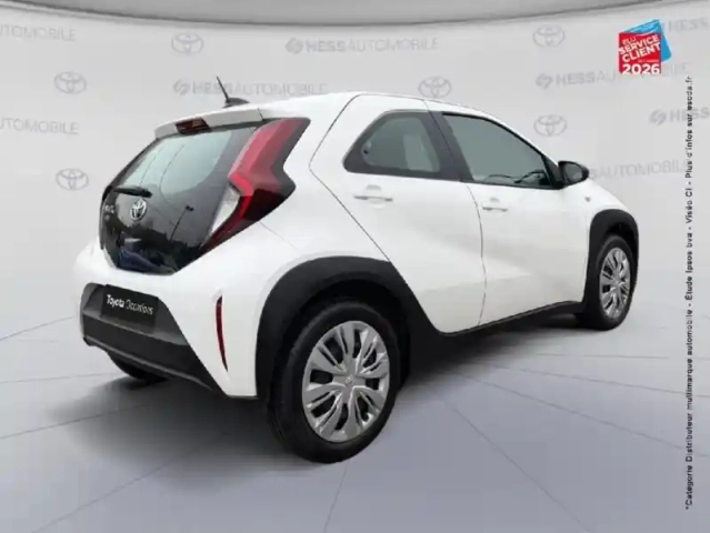 Toyota Aygo x 1.0 vvt-i 72ch dynamic s-cvt my23 — photo 6