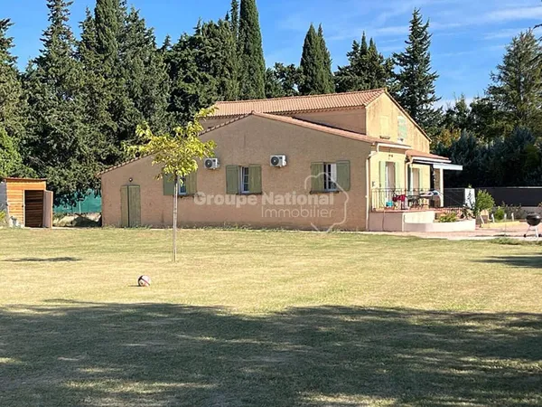 Maison 8 pièces 203 m²