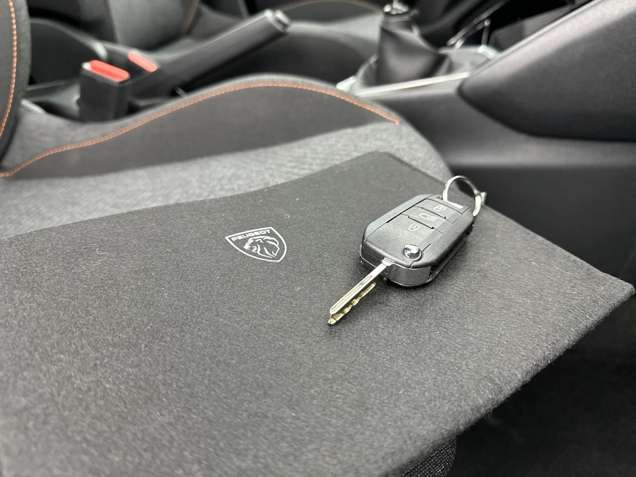 Peugeot 2008 100 s&s bvm6 style — photo 32