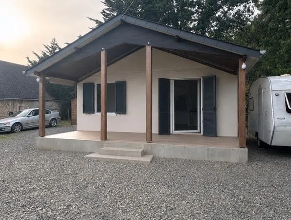 Chalet habitable 1400m2 + constructible+ bâtisse à rénover