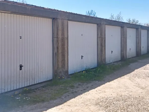 lot 26 boxs