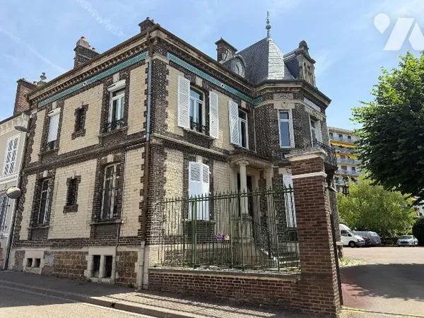 Maison 9 pièces 269 m²