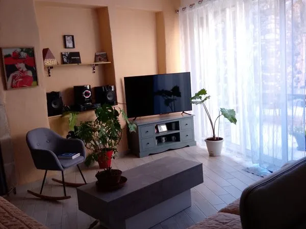 Appartement centre village de Meysse 07400