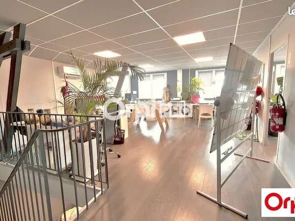 Bureau 481 m²