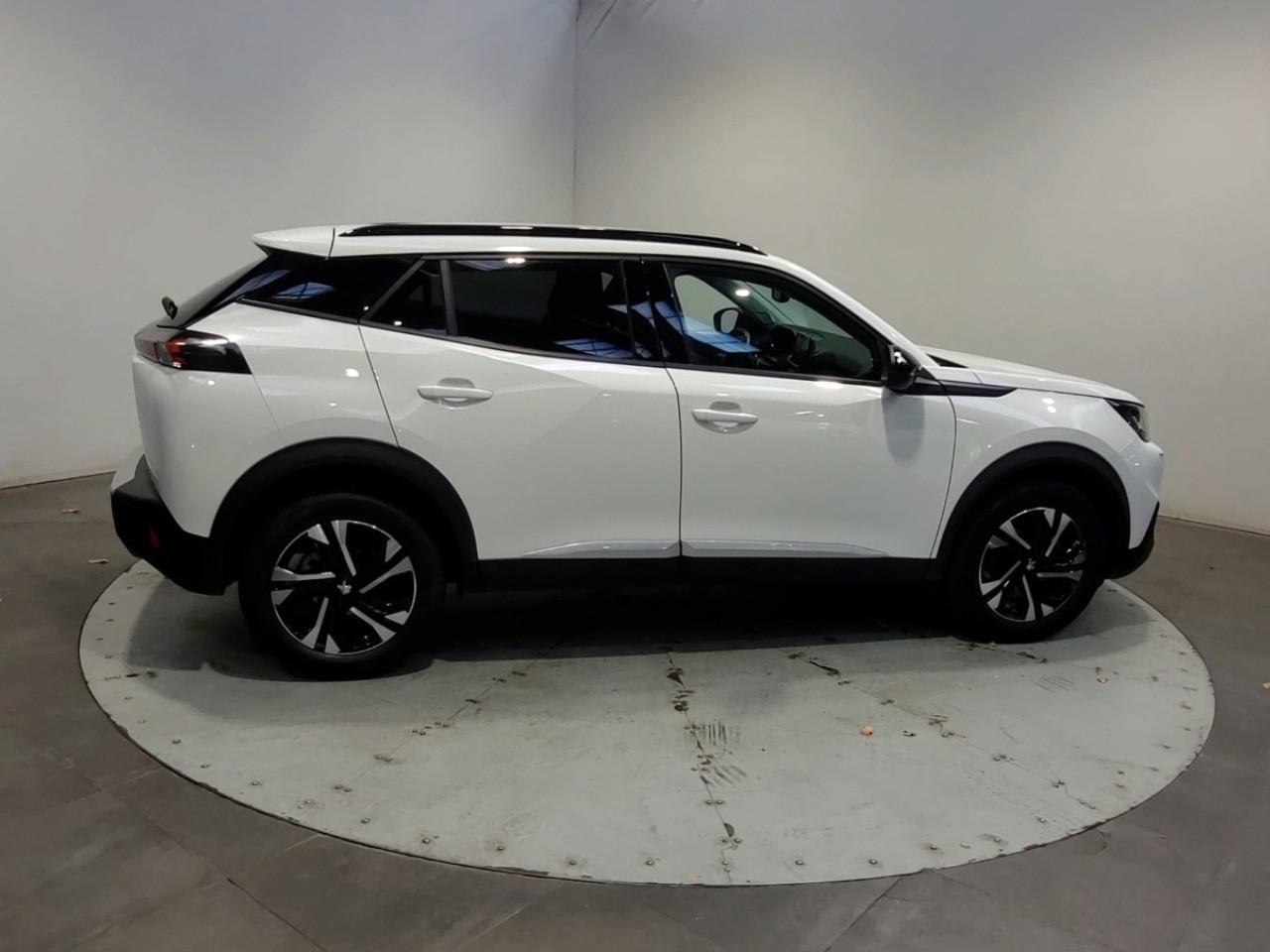 Peugeot 2008 puretech 130 s&s eat8 allure — photo 6