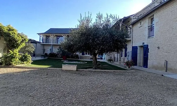 Maison 8 pièces 220 m²