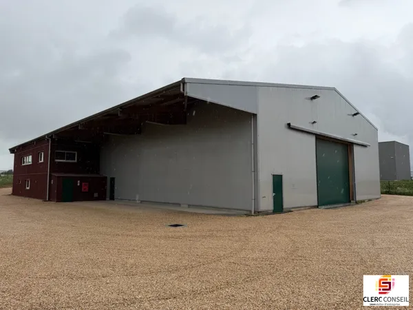 Local commercial 825 m²