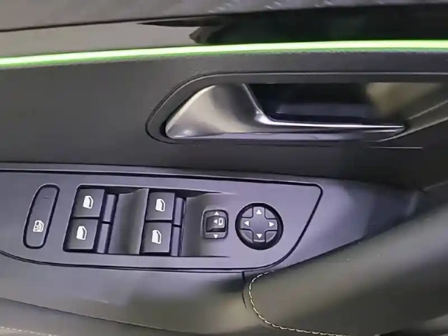 Peugeot 2008 puretech 155 s&amp;s eat8 — photo 31