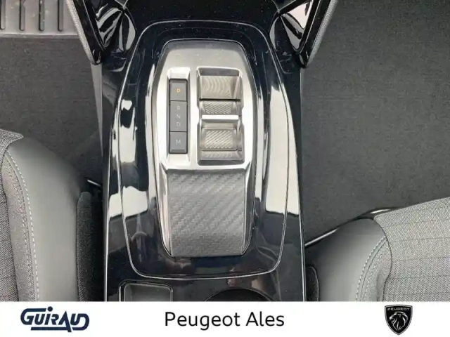 Peugeot 208 puretech 100 s&amp;s eat8 — photo 16