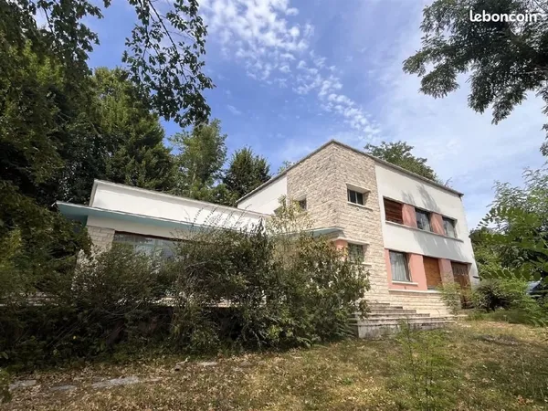Maison 9 pièces 220 m²