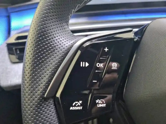 Peugeot 3008 hybrid 136 e-dcs6 — photo 30